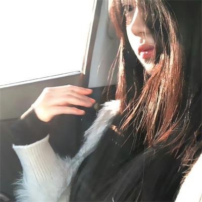 拿针的女孩